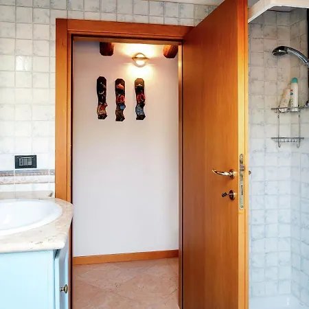 아파트 In With Garden Sauna Swimming Pool